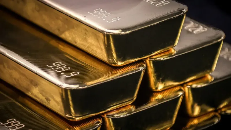 الذهب يرتفع بعد زيادة الطلب مع ضعف الدولار واضطرابات الشرق الأوسط