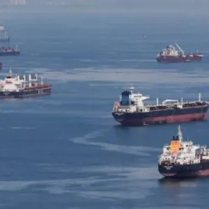النفط يقفز 3% بعد ضربة إسرائيلية في إيران