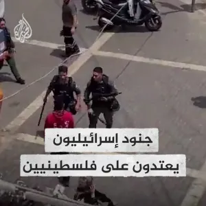 لشرطة الإسرائيلية تعتدي بعنف على فلسطينيين في محيط باب الساهرة بالقدس #فيديو