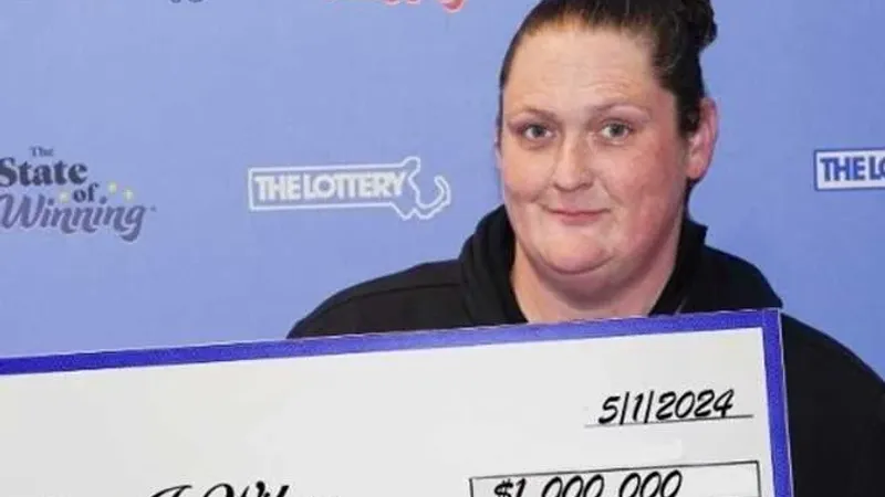 للمرة الثانية خلال 10 أسابيع.. امرأة تفوز بالجائزة الكبرى في اليانصيب بقيمة مليون دولار