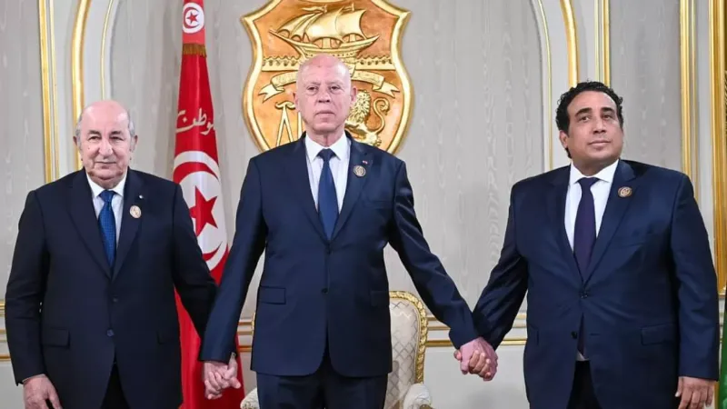 قمة تونس والجزائر وليبيا.. تعاون يواجه الهجرة غير الشرعية ويعزز التجارة عبر اتفاقيات جديدة