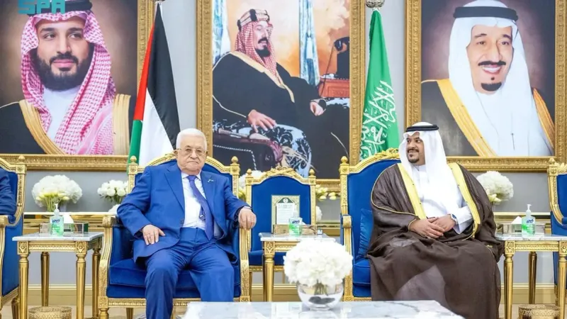 الرئيس الفلسطيني محمود عباس يصل الرياض