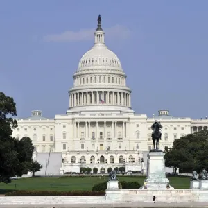 مجلس النواب الأمريكي يقر تشريعا لمواصلة تمويل عمل الإدارة