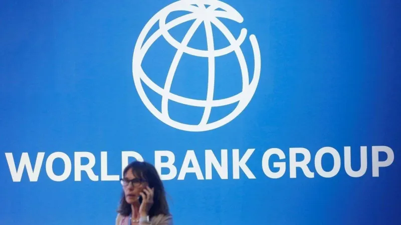 «البنك الدولي» يحذر من مخاطر الانهيار المالي في السلطة الوطنية الفلسطينية