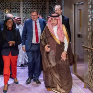 الوفد البريطاني المشارك في مؤتمر مبادرة (GREAT Futures) يصل الرياض