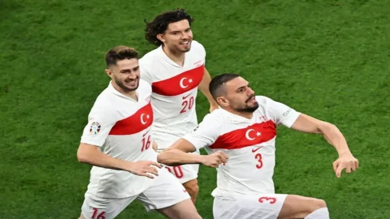 المنتخب التركي يكمل عقد المتأهلين لدور الربع بفوزه على نظيره النمساوي (2-1)
