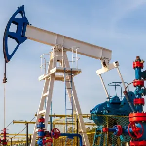 أسعار النفط ترتفع وسط ترقب لبيانات أميركية مهمة