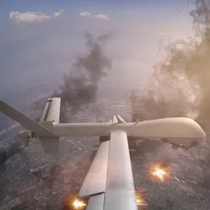 هل فشلت طائرة "إف 16" بإسقاطها؟ فيديو يظهر عبور مسيّرة أطلقها "حزب الله" نحو قاعدة إسرائيلية (فيديو)