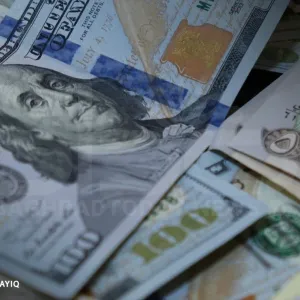 الدولار يعاود الارتفاع أمام الدينار العراقي في بغداد