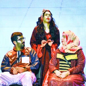 "كوكب القروض" كوميديا ساخرة بمهرجان الدوحة المسرحي