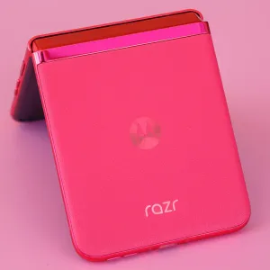 تسريب سعر هاتف Motorola Razr 50