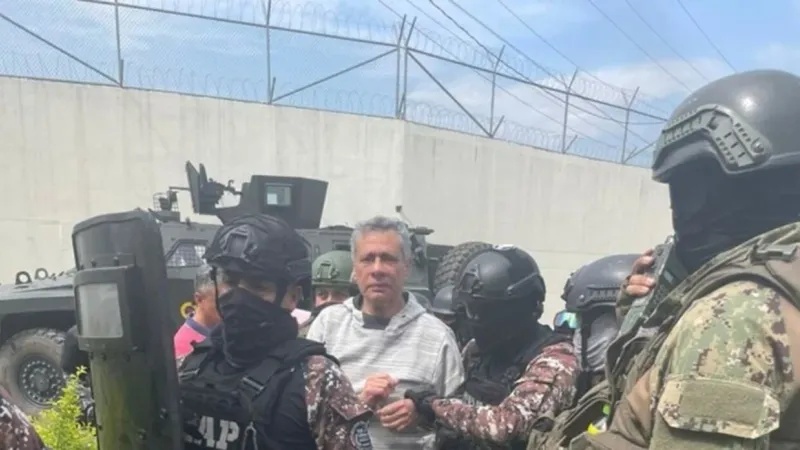 إعادة نائب رئيس الإكوادور السابق إلى السجن بعد إدخاله المستشفى
