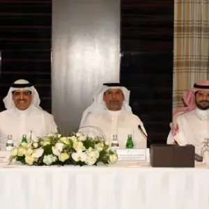 وزير النفط والبيئة يجتمع مع وفد سعودي من وزارة الطاقة وشركة "أرامكو"