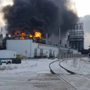 مسيّرة أوكرانية تتسبب في حريق بمصفاة نفط روسية