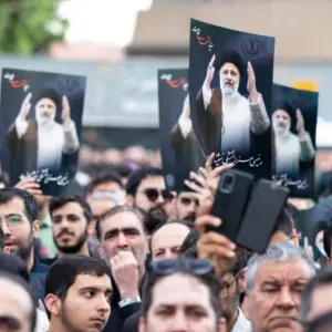 "لم يكن إبراهيم رئيسي معتدلاً، لكن مصرعه قد يجعل إيران أكثر تشدداً" - الغارديان