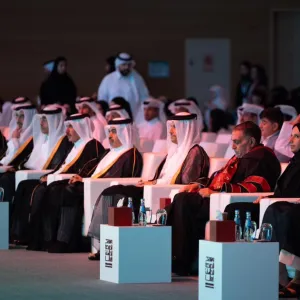 رئيس الوزراء يشهد حفل تخريج الفوج الثامن لطلبة معهد الدوحة للدراسات العليا