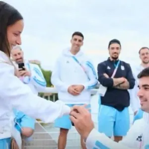 أولمبياد باريس.. أول عرض زواج في القرية الأولمبية