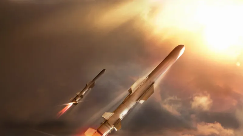 فيديوهات تظهر صواريخ "تحلق في سماء العراق بسرعة كبيرة"
