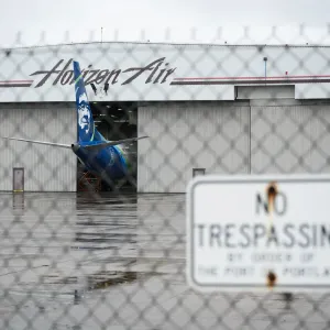 ركاب حادث طائرة Alaska يقاضون شركة Boeing