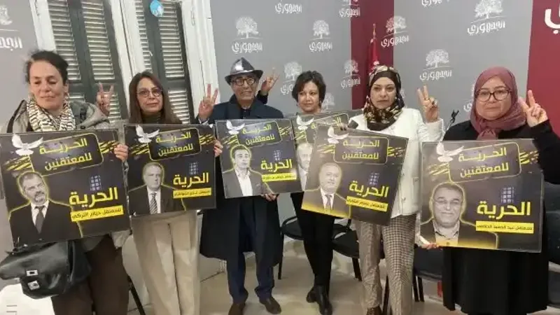 تونس : عائلات السجناء السياسيين تطالب باطلاق سراحهم