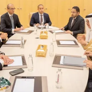 وزير الخارجية يجتمع مع وزير الخارجية في جمهورية مصر العربية