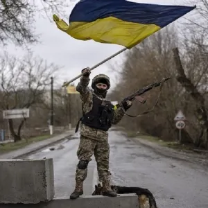 مستشار: الغرب يعد أوكرانيا بـ675 مليون دولار لشراء الأسلحة من شركات أوكرانية