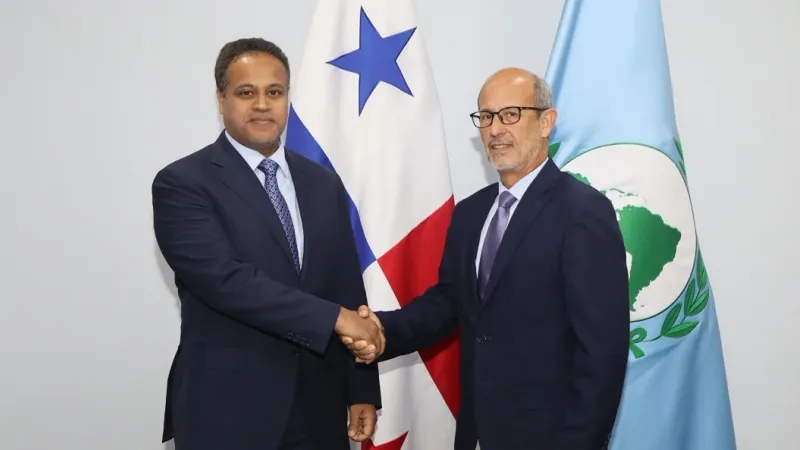 رئيس برلمان أمريكا اللاتينية ومنطقة البحر الكاريبي يجتمع مع سفير قطر