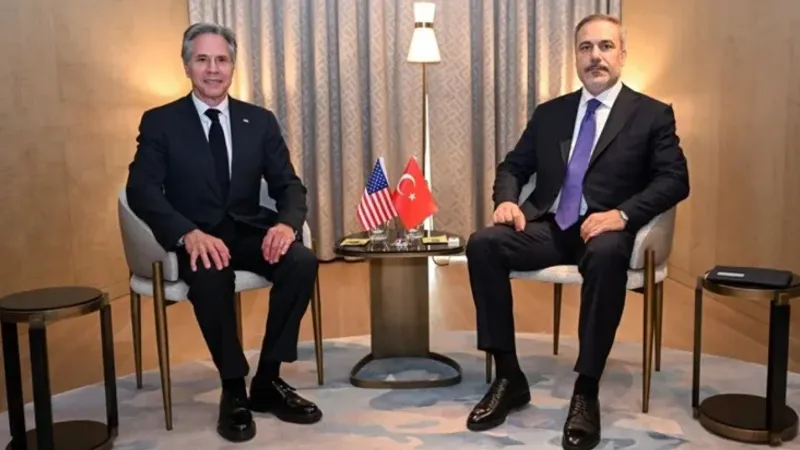 وزيرا خارجية أميركا وتركيا يبحثان وقف "إطلاق النار" في غزة