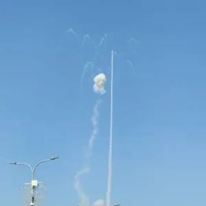 إسرائيل.. اعتراض "هدف مشبوه" أطلق من جنوب لبنان (صور +  فيديوهات)