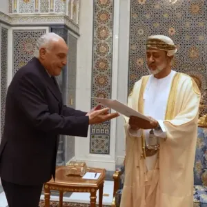 عطاف يسلم رسالة الرئيس تبون لسلطان عمان