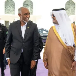 نائب أمير مكَّة يودِّع رئيس المالديف