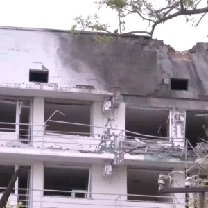 شاهد: قصف روسي لميكولايف بطائرات مسيرة يُلحق أضرارا بفندقين ومنشأة للبنية التحتية