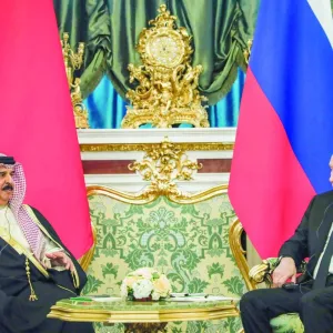 ملك البحرين من موسكو: لم تعد لدينا مشكلات مع إيران
