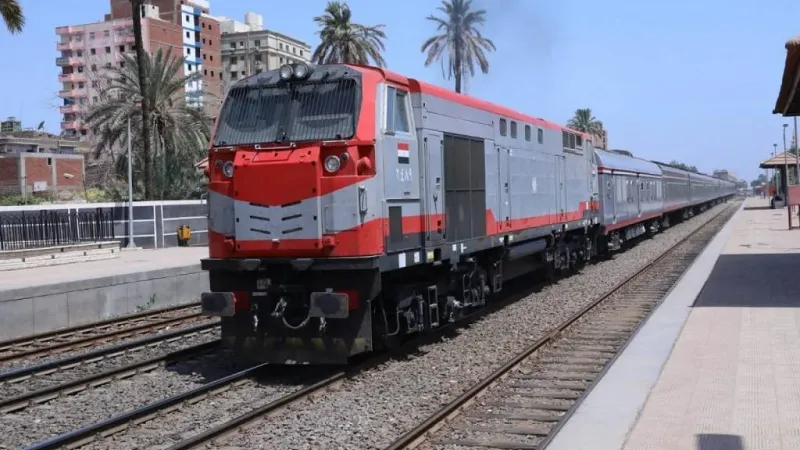 وزير النقل يبحث آلية إدارة "رينفي" الإسبانية للقطارات المتميزة بسكك حديد مصر