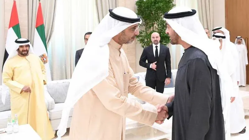 ممثل سمو الأمير يقدم التعازي إلى رئيس الإمارات بوفاة الشيخ طحنون بن محمد آل نهيان