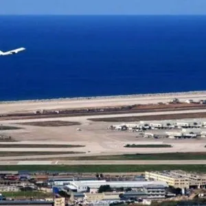 طائرة عليها عبارة “تل أبيب” تهبط في مطار بيروت!