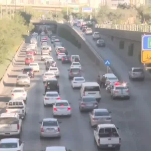 بالفيديو.. انسيابية بالحركة المرورية على طريق الملك فهد في الرياض