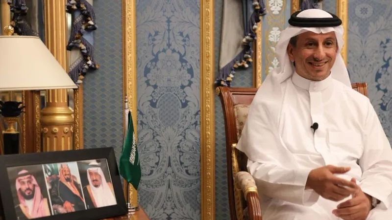 وزير السياحة السعودي: هجمات الحوثيّين لا تشكّل تهديداً لمنتجعات المملكة على البحر الأحمر