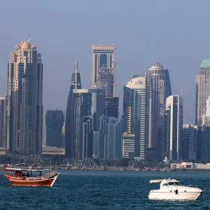 موديز: البنوك القطرية منكشفة على مخاطر التعثر بقطاعات العقارات والمقاولات والضيافة