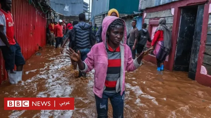 أسفرت الفيضانات في كينيا عن مقتل ما يزيد على 120 شخصا حتى الآن، من بينهم نحو 50 شخصا في فيضانات اجتاحت منطقة تبعد نحو 60 كيلومترا عن العاصمة نيروبي.