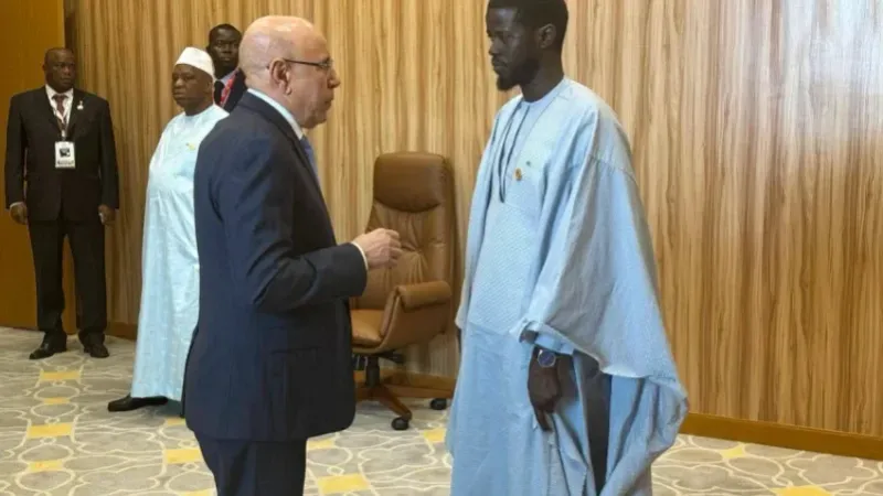 الرئيس السنغالي ورئيس وزراء الجزائر يبحثان العلاقات الثنائية