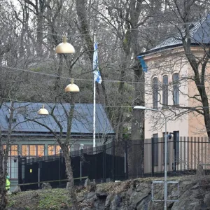 الشرطة السويدية تطوق منطقة تضم سفارة إسرائيل في استوكهولم