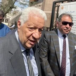 مرتضى منصور داخل المحكمة الاقتصادية لاتهامه بسب ممدوح عباس