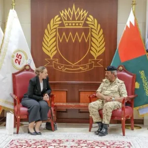القائد العام يستقبل القائم بأعمال سفارة بولندا لدى البحرين المقيمة في دولة الكويت