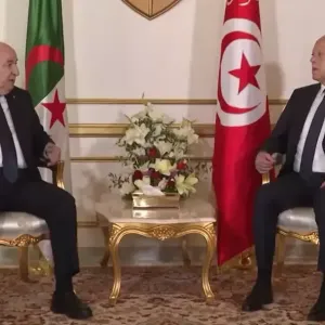 "الجزائر دائما مع تونس"