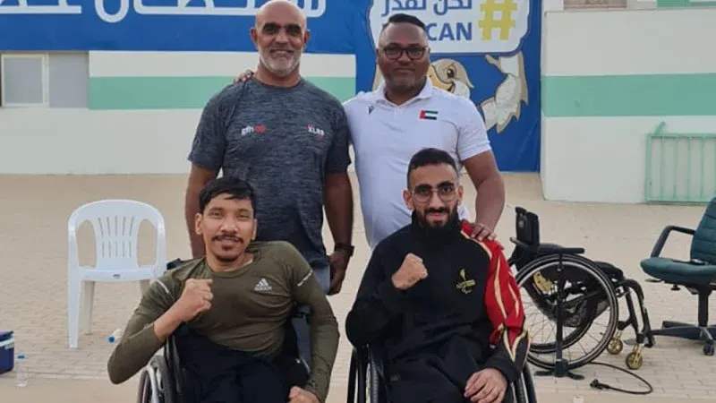 لاعبا المنتخب البارالمبي البحريني للجري على الكراسي المتحركة يشاركان في معسكر تدريبي بالشارقة
