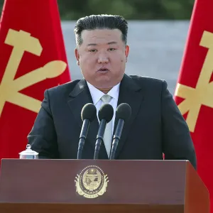 غداة إطلاق فاشل لقمر اصطناعي.. زعيم كوريا الشمالية يدعو إلى تعزيز قدرات "الردع الحربي"