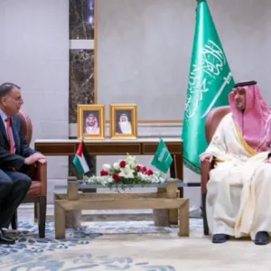 عبدالعزيز بن سعود يلتقي وزير الداخلية الأردني