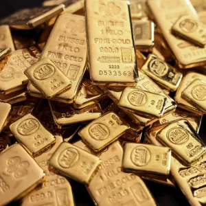 أسعار الذهب تهبط مع تراجع توقعات خفض الفائدة الأميركية