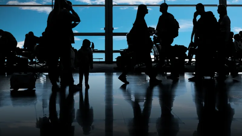 إجمالي عدد المسافرين العالمي لعام 2023 اقترب من 8.5 مليار، ما يعكس انتعاشًا نسبته 93.8% عن مستويات ما قبل الوباء، في حين قفز مطار #دبي الدولي إلى المر...